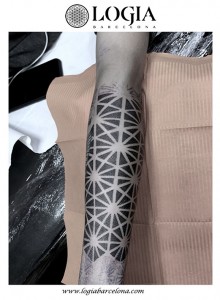 tatuaje-antebrazo-mandala-Logia-Barcelona-Dasly     